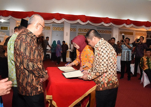 Bupati Bengkalis Tandatangani MoU GIB